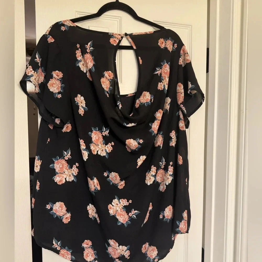 Torrid Floral Print Georgette Drape Back Top Plus Size 1 - Picture 5 of 6